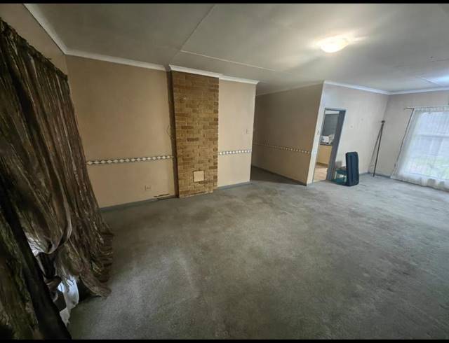 3 BEDROOM HOUSE FOR SALE IN VANDERBIJLPARK SE 6